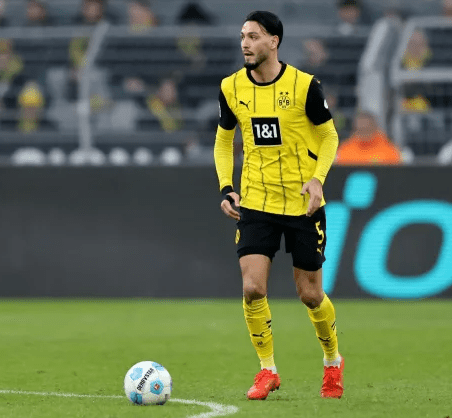 Ramy Bensebaini Có Thể Gia Nhập Một CLB Ligue 1: Tương Lai Của Anh Tại Pháp